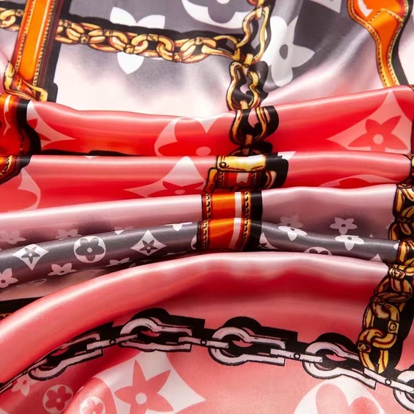 NWT Printed Floral Motif Scarf - Picture 2 of 5